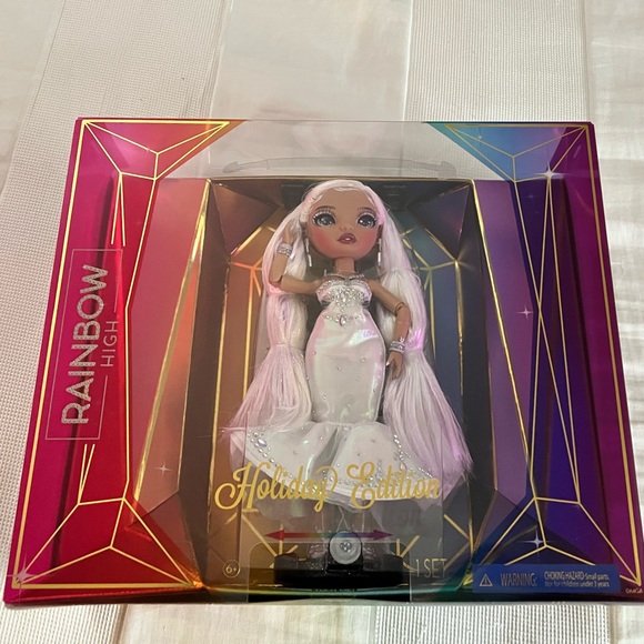 Roxie Grand Rainbow High Holiday Edition Collector Fashion Doll Limited NIB - Picture 2 of 5